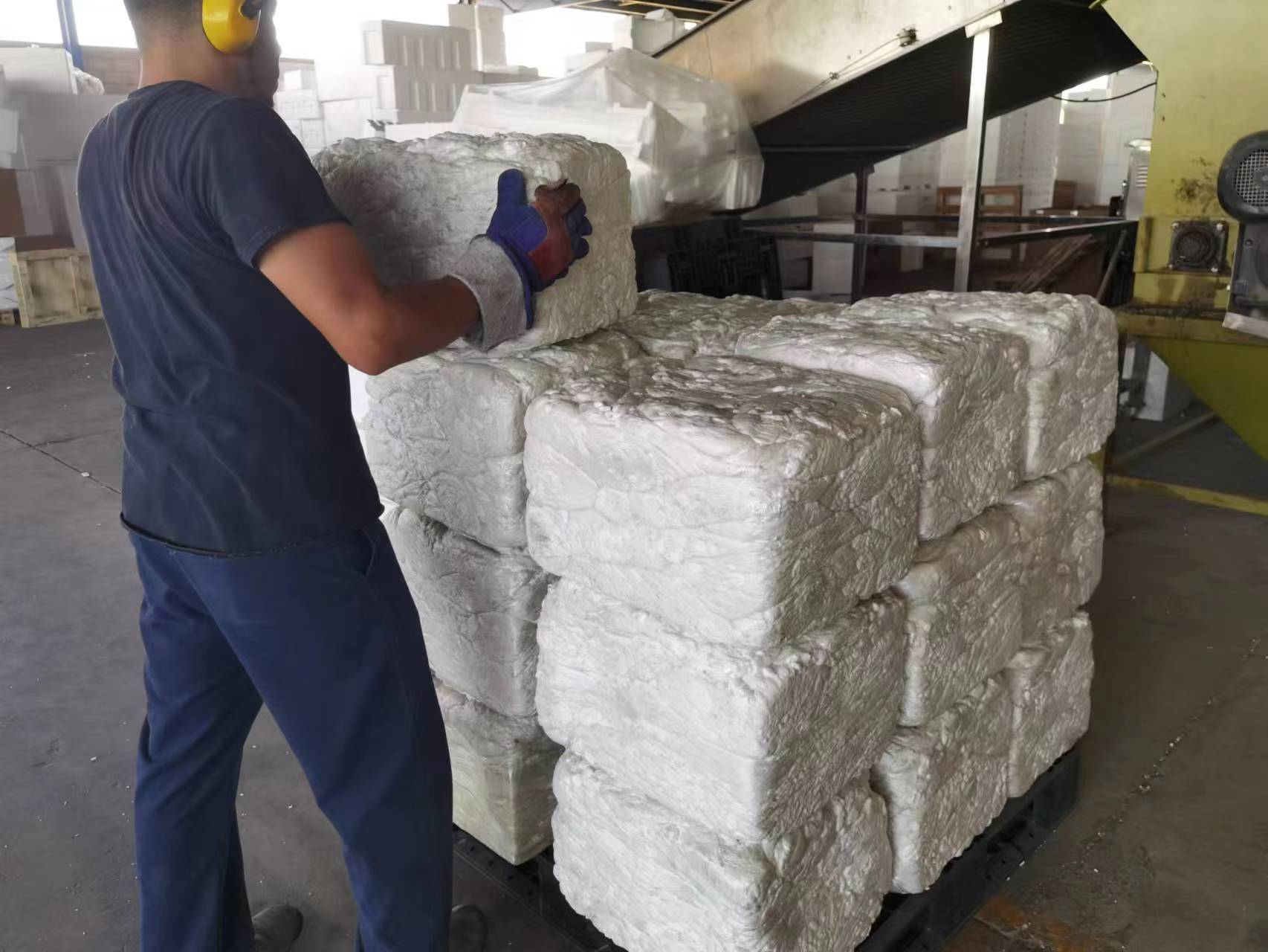 eps泡沫冷压机上新啦自带切刀完美解决出料问题